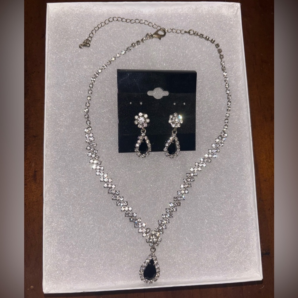 Elegant Silver and Black Jewelry Set